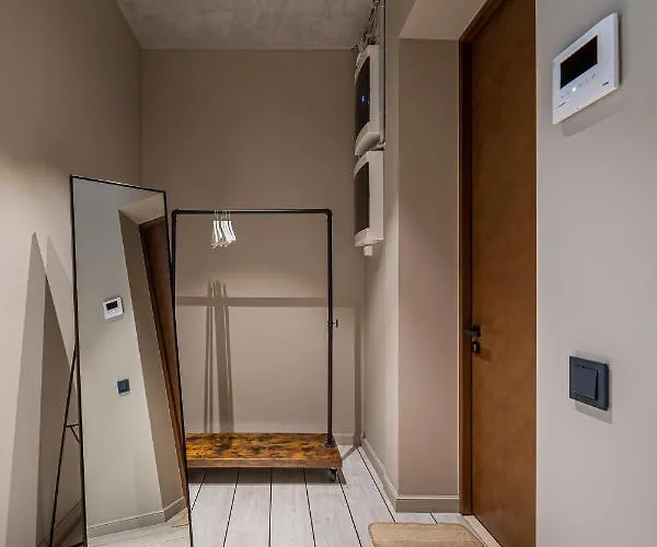 Lofts & Rosegold Luxury In Elegant 1br With Balcony In Center