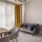 Lofts & Rosegold Luxury In Elegant 1br With Balcony In Center Riga