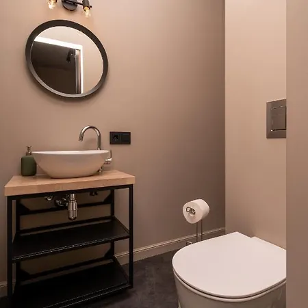 Lofts & Rosegold Luxury In Elegant 1br With Balcony In Center Riga